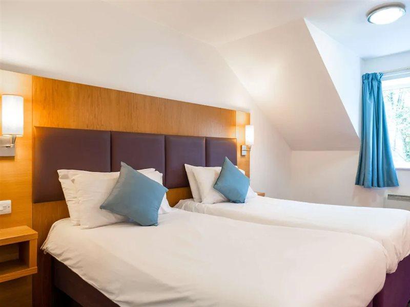 Comfort Inn Manchester North Мидлтон Экстерьер фото
