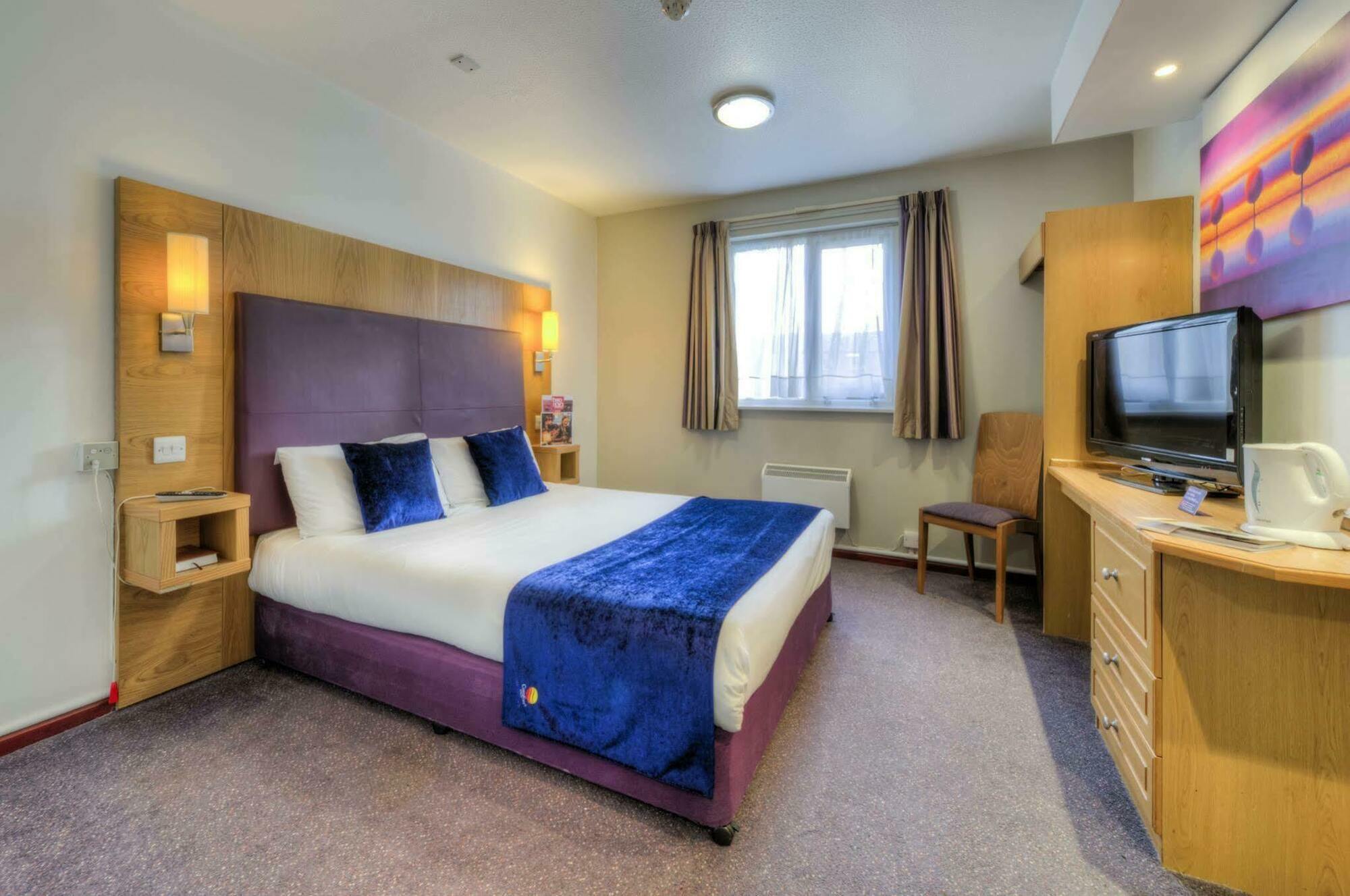 Comfort Inn Manchester North Мидлтон Экстерьер фото